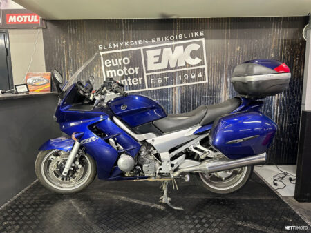 Yamaha FJR 1300 2004