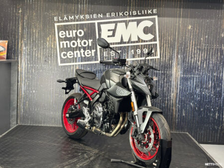 Suzuki GSX-8S  2026