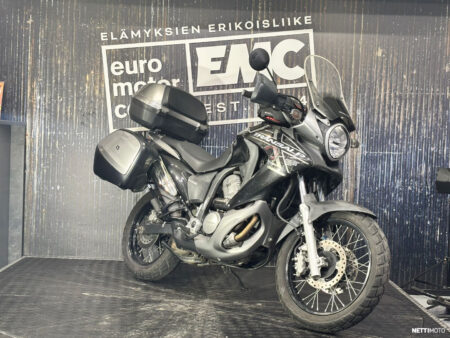 Honda XL 700 v Transalp 2012