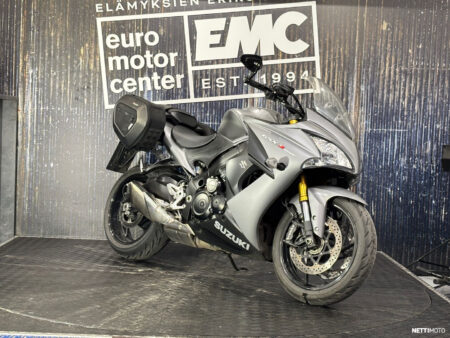Suzuki GSX-S  2016